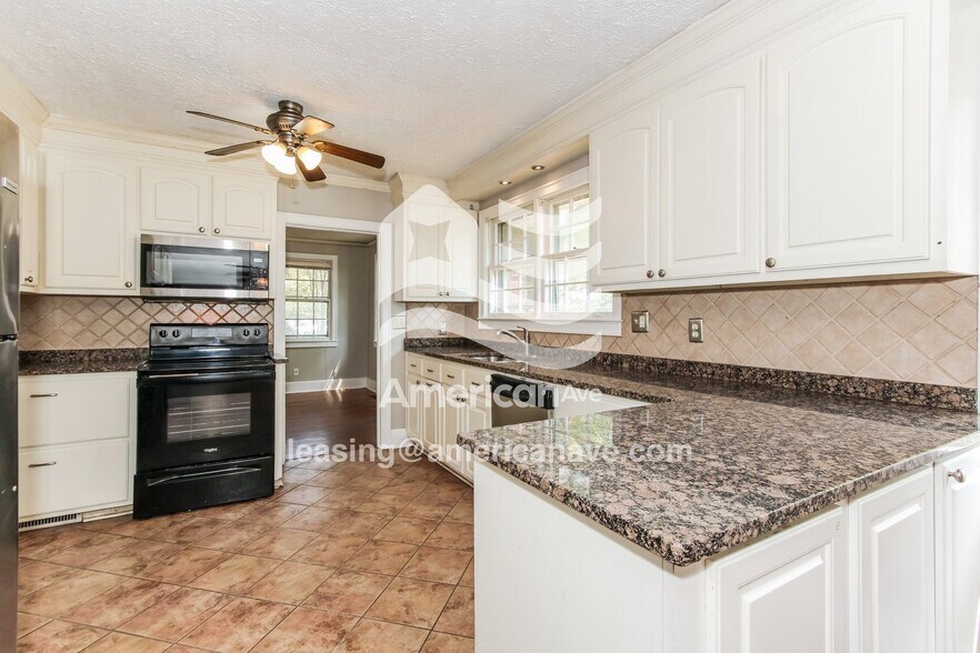 Building Photo - 318 Lyles St