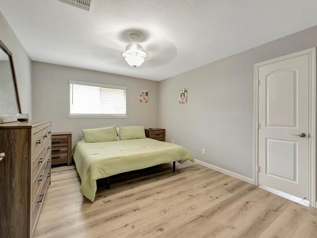 Building Photo - 5346 Apple Blossom Ln