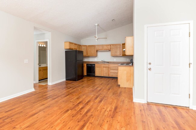 Building Photo - 300 Elkchester Cir