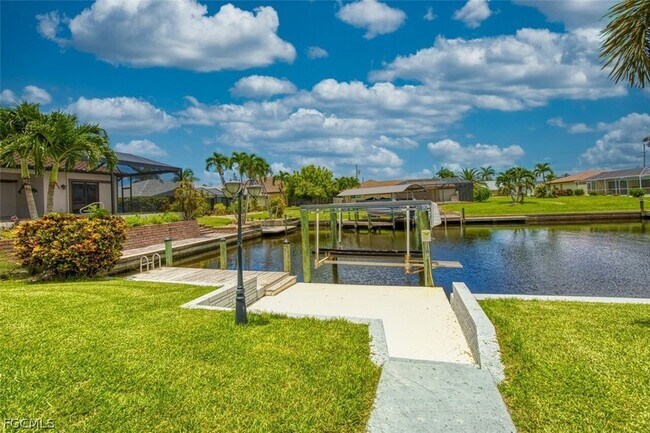 Building Photo - 5036 SW 9th Pl