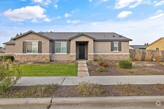 Building Photo - Charming Family Home