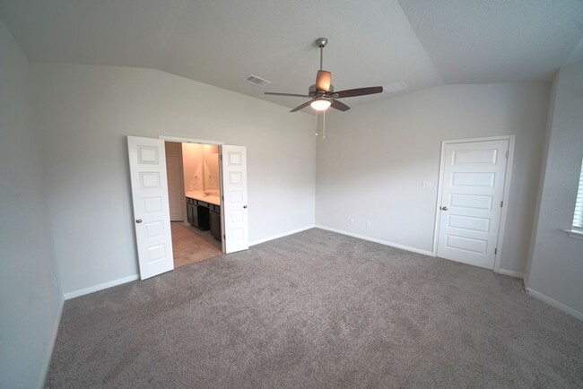 Building Photo - Gorgeous Like-New Home in Asher Place (Sai...