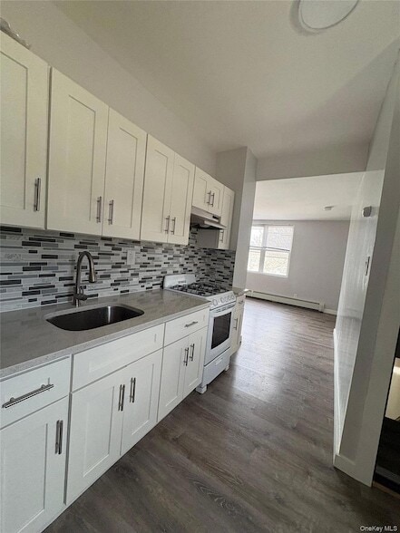 Building Photo - 52-25 Van Dam St