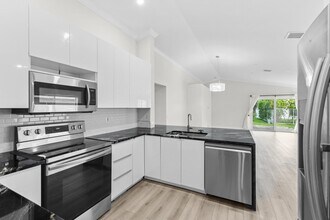 Building Photo - 1425 Majesty Terrace