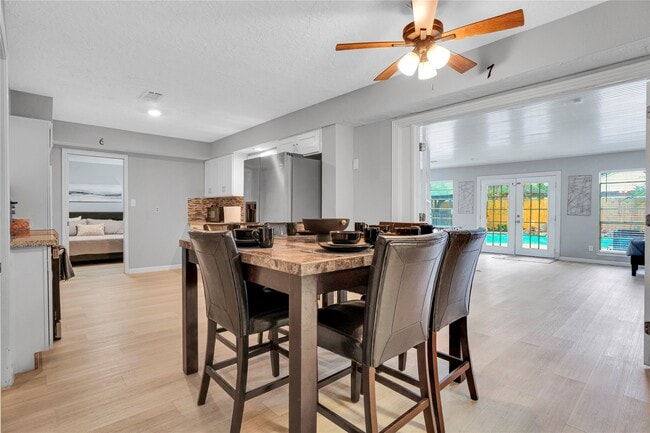 Building Photo - 1523 Saddlecreek Dr