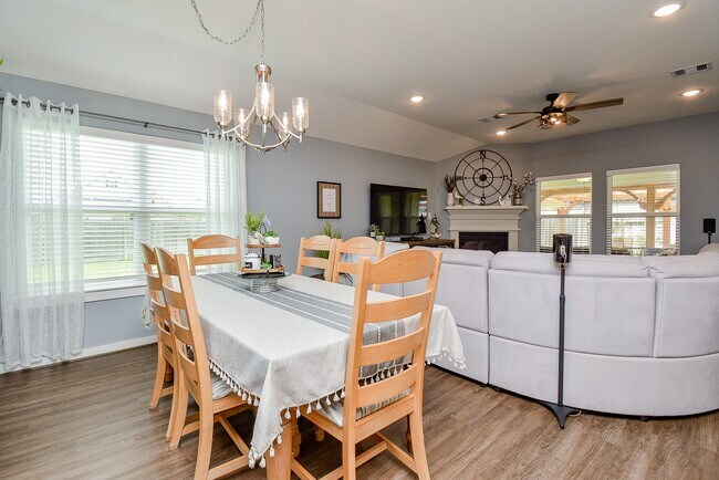 Building Photo - 31430 Stone Ridge Forest Dr