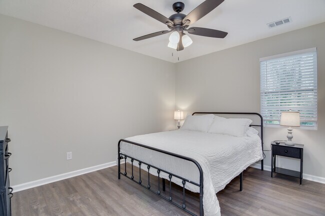 Building Photo - 4227 Waylon Dr