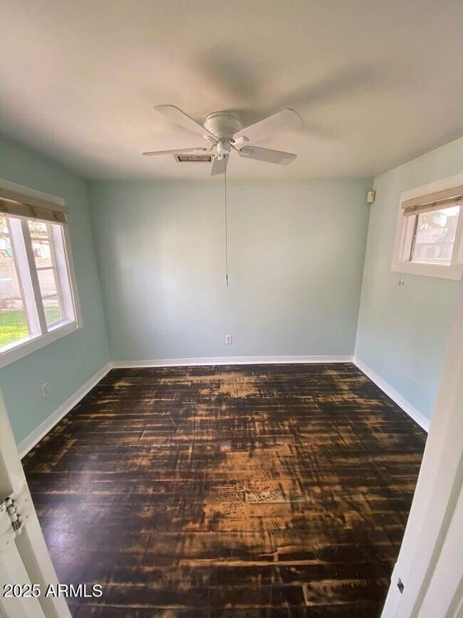 Building Photo - 1329 W Fillmore St