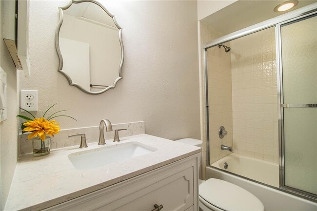 Building Photo - 4315 Creekwood Ln