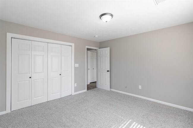 Building Photo - 725 10th St