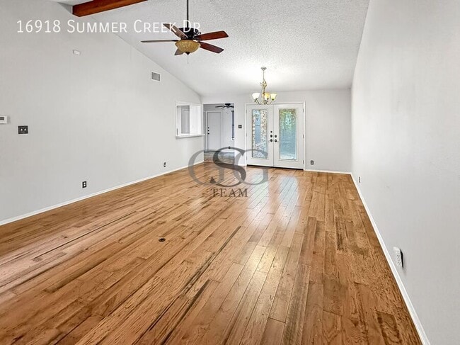 Building Photo - 16918 Summer Creek Dr