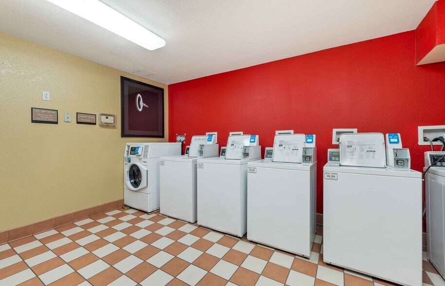 Building Photo - Furnished Studio-Minneapolis - Airport - E...