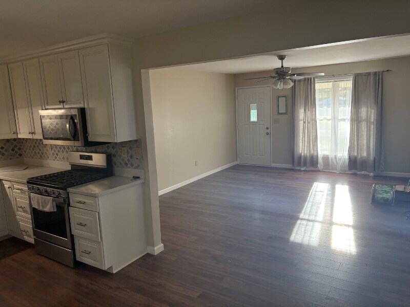 Building Photo - 214 Sandalwood Dr