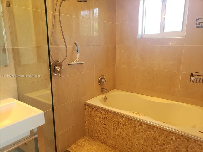 Building Photo - 1818 Rodman St