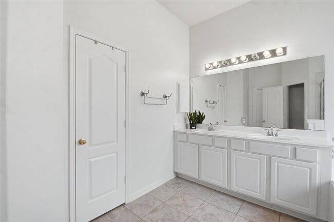 Building Photo - 17706 Windsor Grove Ln