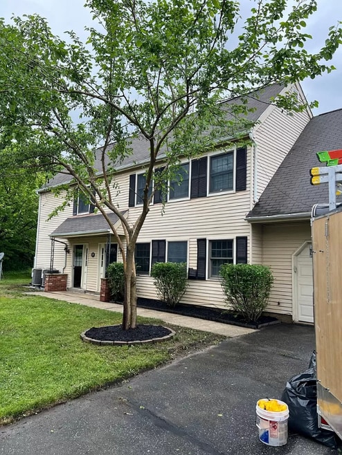 Building Photo - 108 Willow Turn