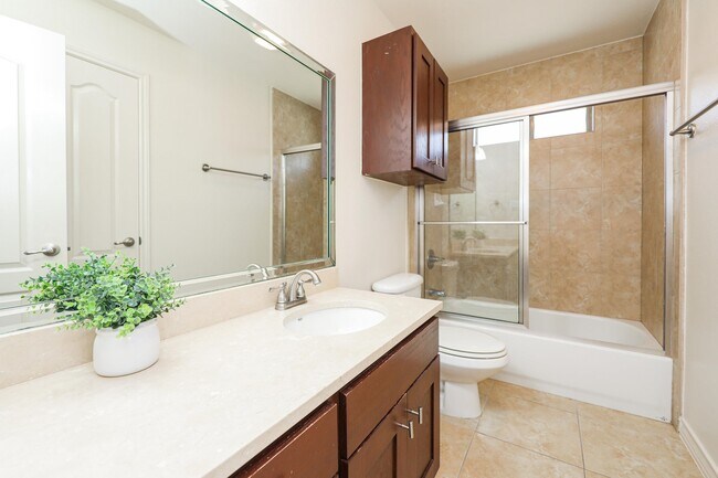 Building Photo - 9813 Sandhill Dr