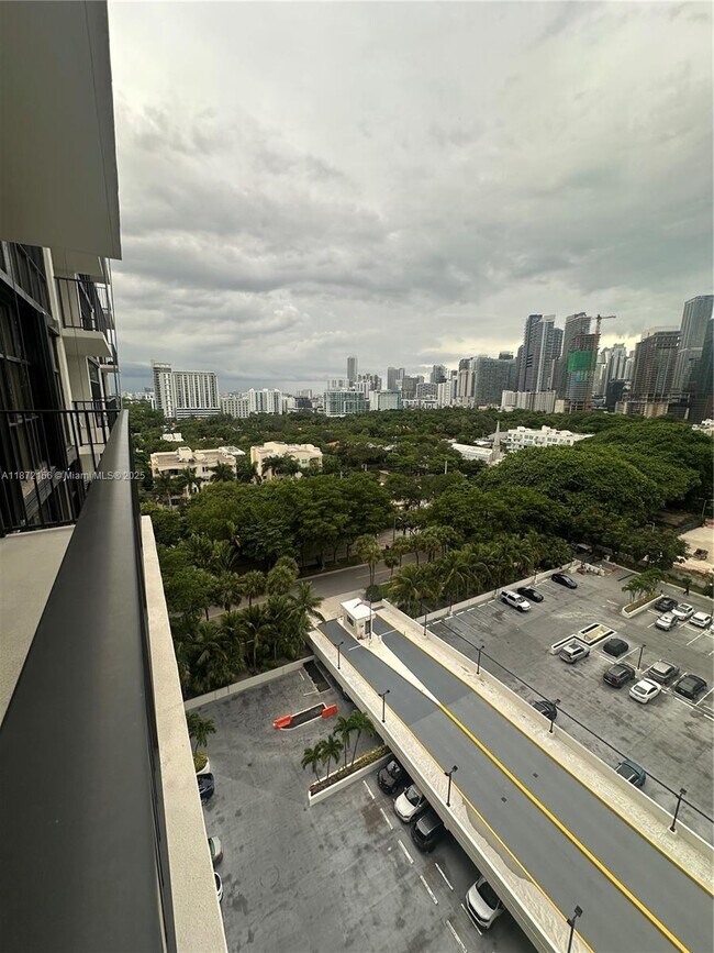 Building Photo - 1901 Brickell Ave