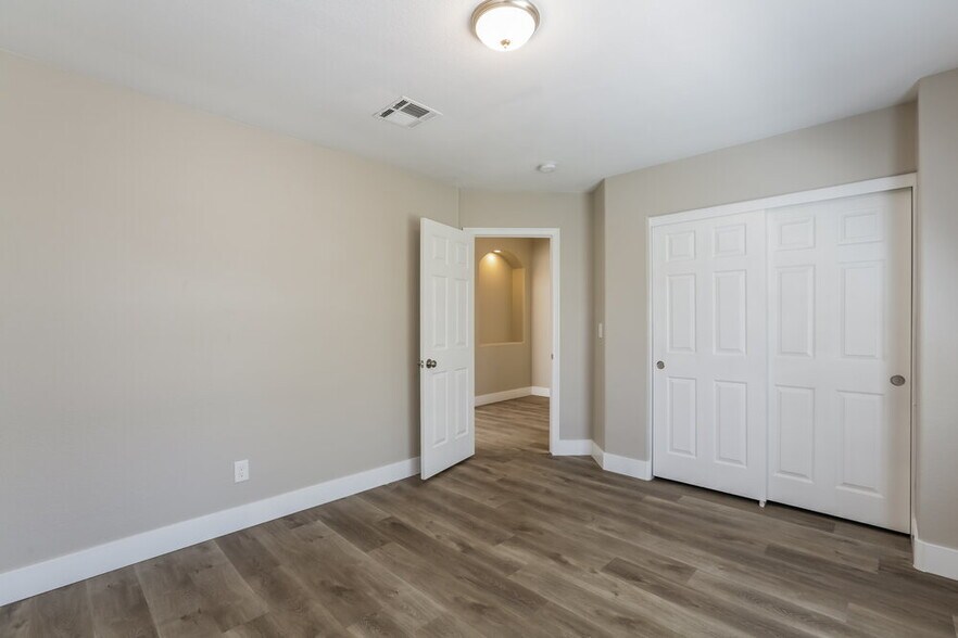 Building Photo - 3334 Syvella Ct