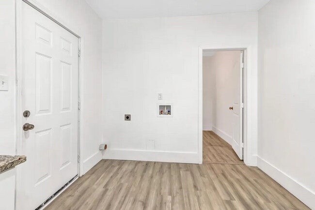 Building Photo - 2105 Walnut St