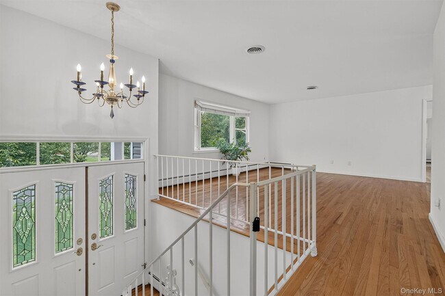 Building Photo - 234 Betsy Ross Dr