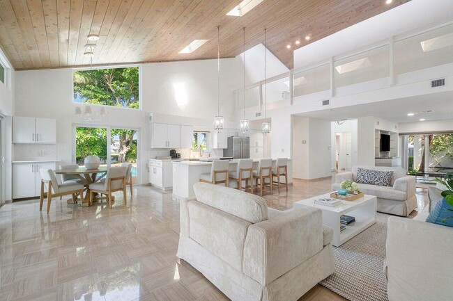 Building Photo - 6110 N Ocean Blvd