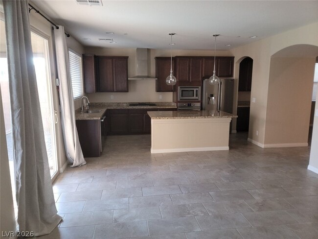 Building Photo - 2919 Tremont Ave