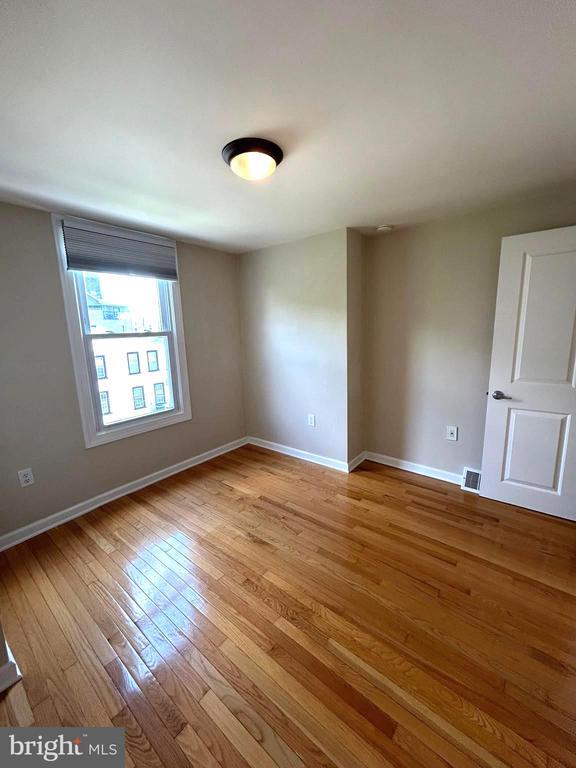 Building Photo - 209 Hermit St