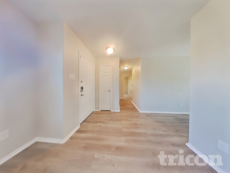 Building Photo - 9200 Tierra Verde Dr