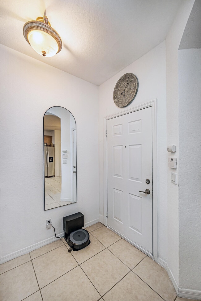 Building Photo - 3021 Grandiflora Dr