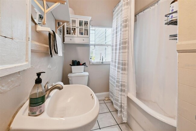 Building Photo - 2445 2nd Ave N