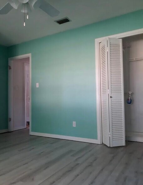 Building Photo - 115 Sandlewood Cir N