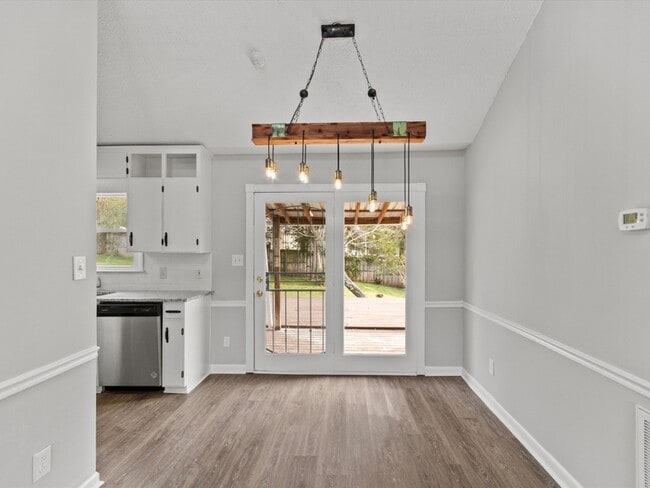 Building Photo - 2903 Deerfield Rd NW