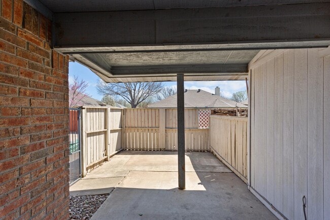 Building Photo - 6505 Towne Park Dr