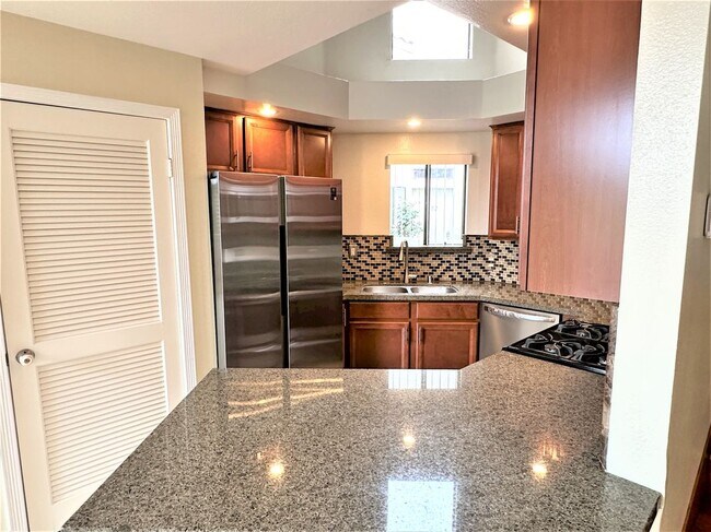 Building Photo - 5032 Dorado Dr