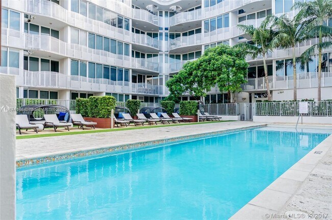 Building Photo - 2100 Park Ave