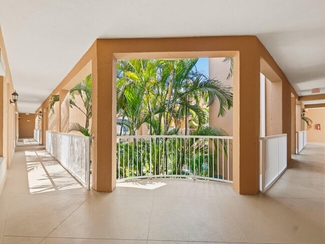 Building Photo - 5020 Fairways Cir