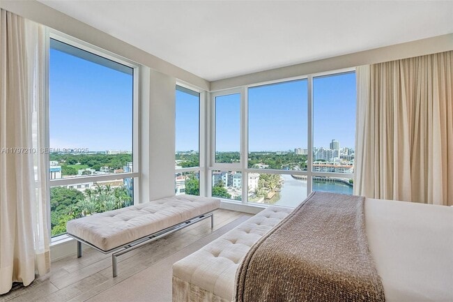 Building Photo - 102 NE 24th St