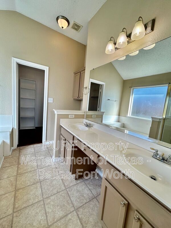 Building Photo - 1714 Ryanfeld Dr