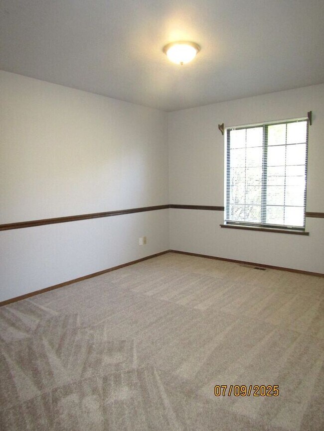 Building Photo - Beautiful Single Story Home in Great Santa...