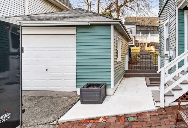 Building Photo - 1408 Henry Ave