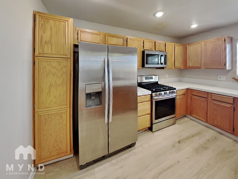 Building Photo - 1576 Reno View Dr