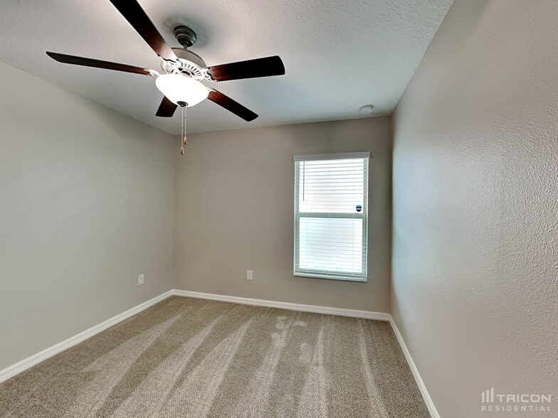 Building Photo - 5206 White Chicory Dr