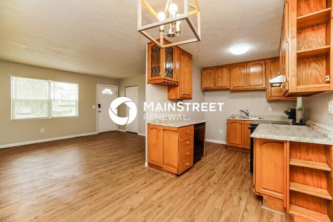 Building Photo - 3 Bedroom Pet-Friendly Home in COLUMBUS, OH with Main Street Renewal