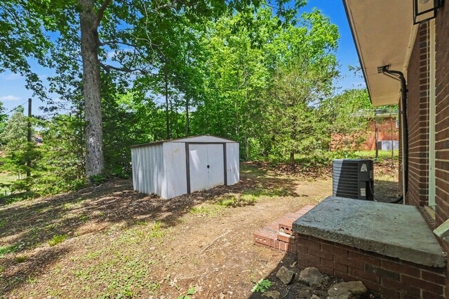 Building Photo - 468 Taylor St