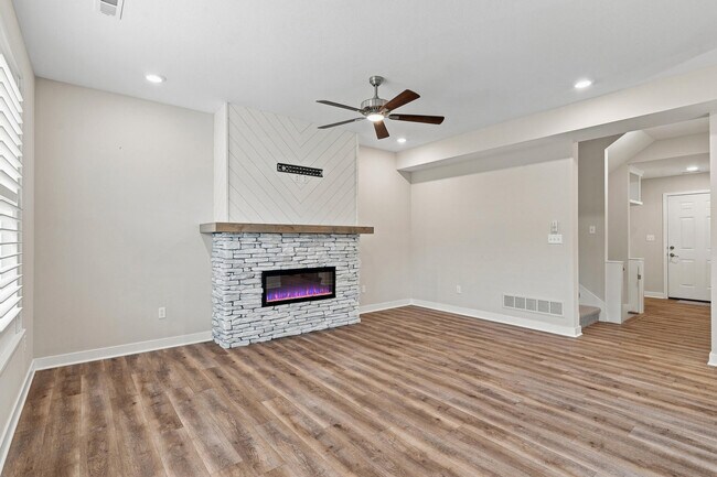 Building Photo - 4000 W Worley St