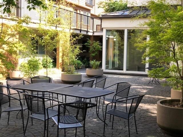 Building Photo - 1535 SW Clay St