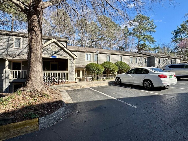 Building Photo - Mill Creek Townhome