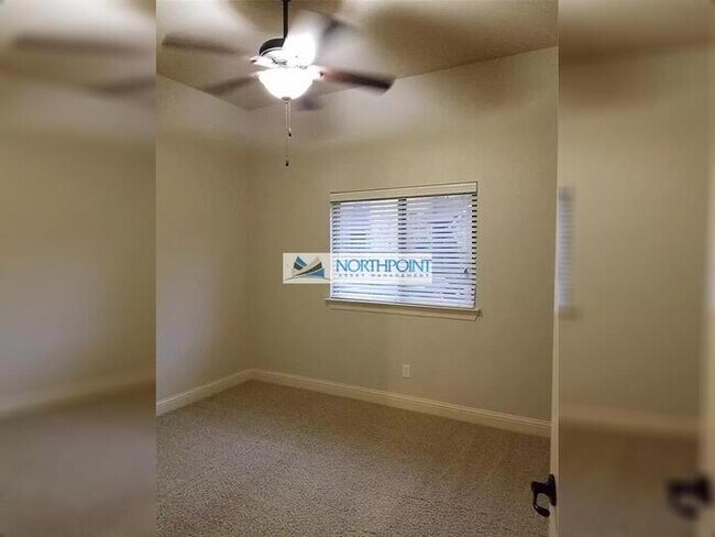 Building Photo - Move-in Special: 50% off second full month...