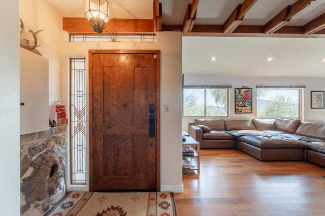 Building Photo - 1902 E Cortez St